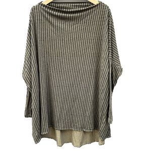 Elegant Black and White Houndstooth Tunic